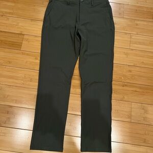 Skyr Men's Olive Chinos